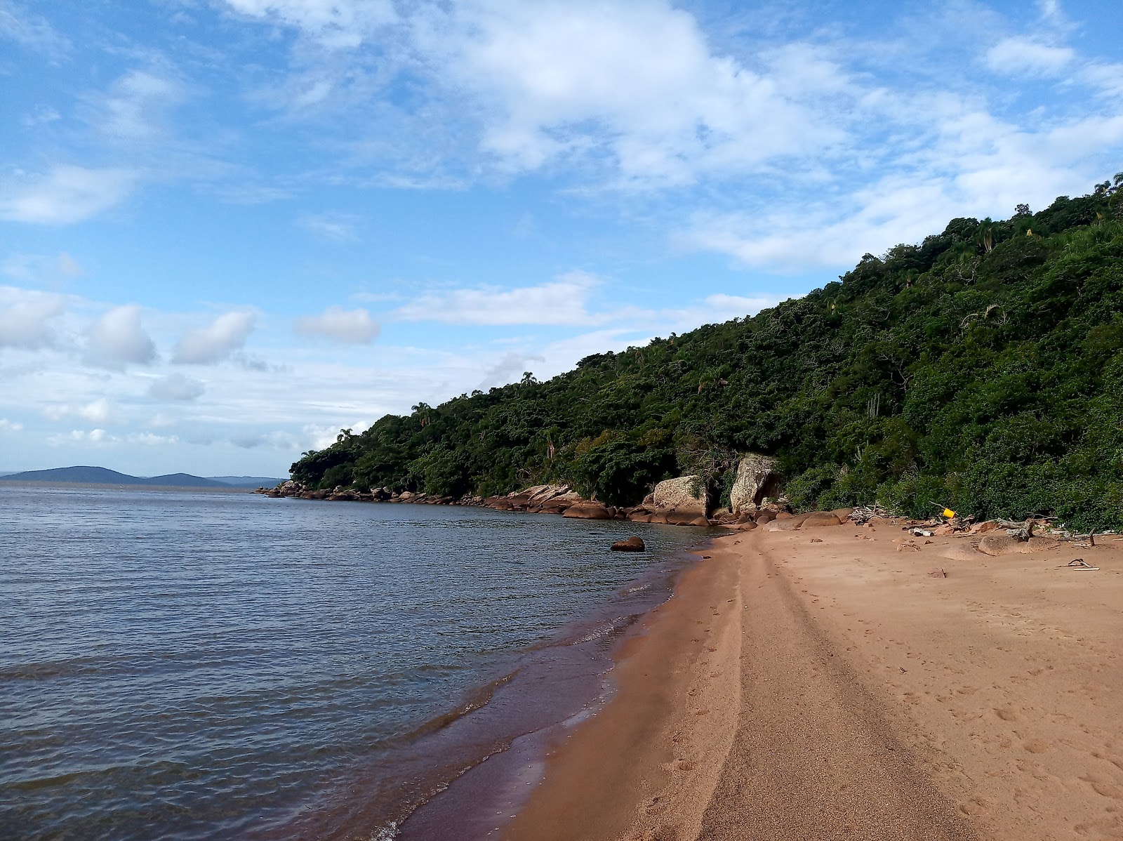Fotografie cu Praia da Onca cu o suprafață de nisip beige