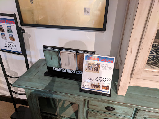 Furniture Store «Rooms To Go Furniture Store - Altamonte Springs», reviews and photos, 464 FL-436, Altamonte Springs, FL 32714, USA