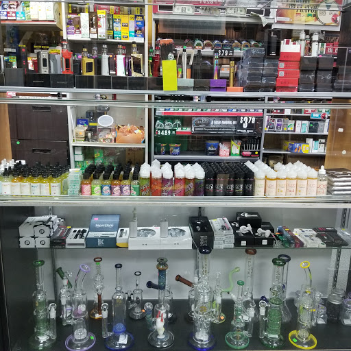 Tobacco Shop «Shorewood Tobacco & Cigar», reviews and photos, 720 Cottage St, Shorewood, IL 60404, USA