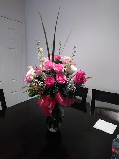 Florist «AAA Florist», reviews and photos, 1277 W 6th St, Corona, CA 92882, USA