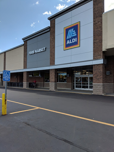 ALDI, 1111 S Willow St, Manchester, NH 03103, USA, 