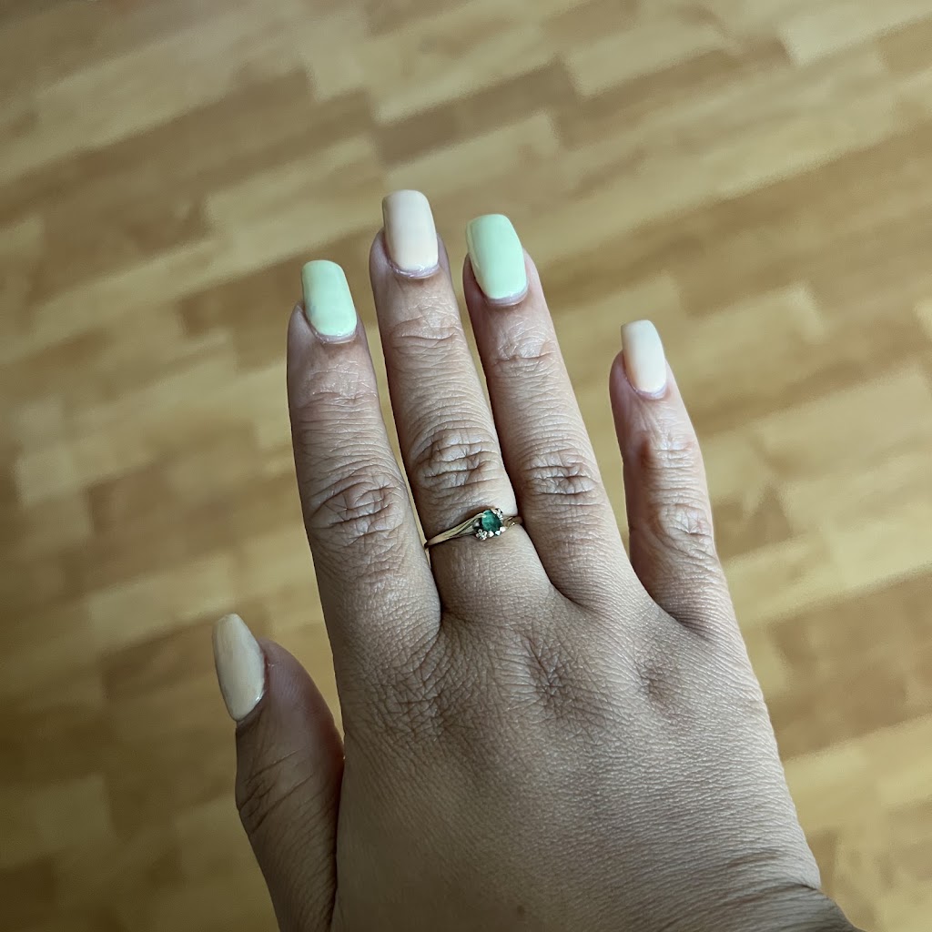 GRAND NAILS LOUNGE 32259