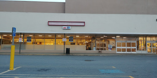 Grocery Store «Stop & Shop», reviews and photos, 471 Salem St, Medford, MA 02155, USA