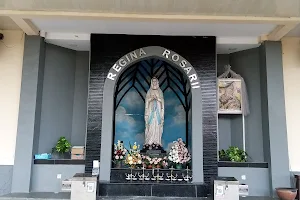 Taman Doa Regina Rosari image