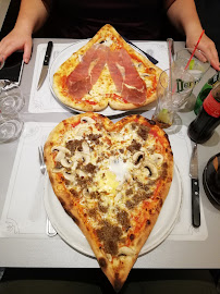 Pizza du Restaurant italien Dolce Vita à Issy-les-Moulineaux - n°20