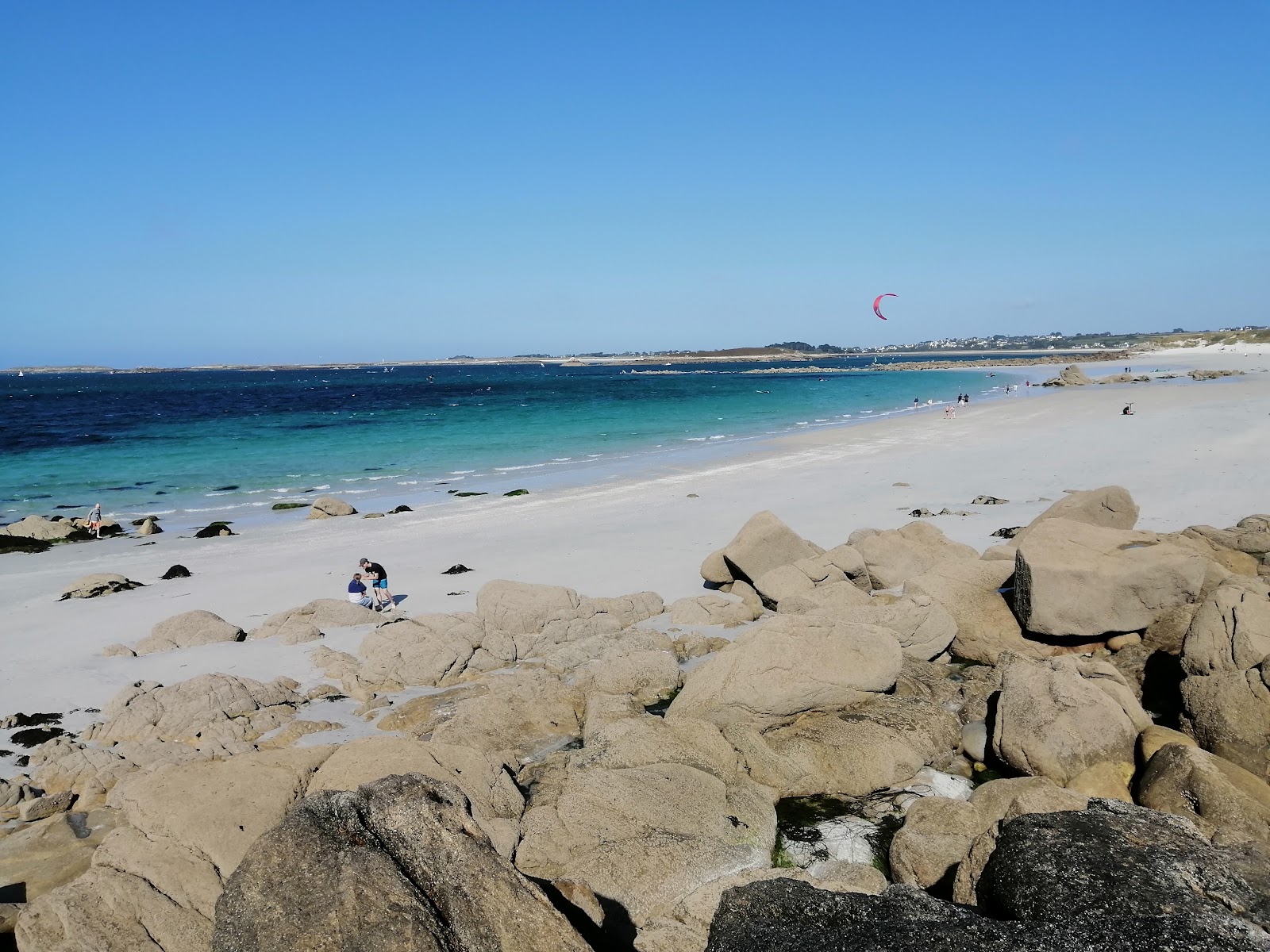 Foto di Plage d'Erleac'h con una superficie del sabbia beige