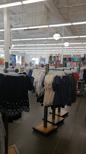 Clothing Store «Old Navy», reviews and photos, 8560 E 49th Pl, Denver, CO 80238, USA