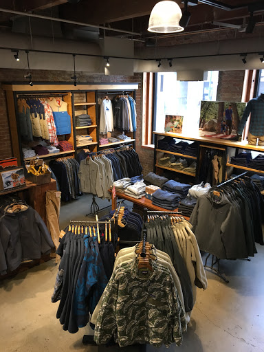 Clothing Store «Patagonia Chicago Lincoln Park», reviews and photos, 1800 N Clybourn Ave, Chicago, IL 60614, USA
