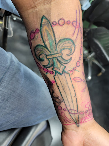 Tattoo Shop «Maximum Tattoo», reviews and photos, 20594 N Milwaukee Ave, Deerfield, IL 60015, USA