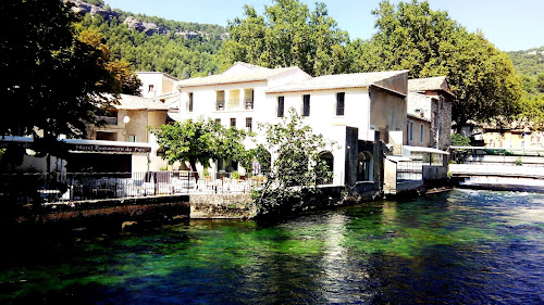 Hôtel Restaurant du Parc - Logis De France à Fontaine-de-Vaucluse