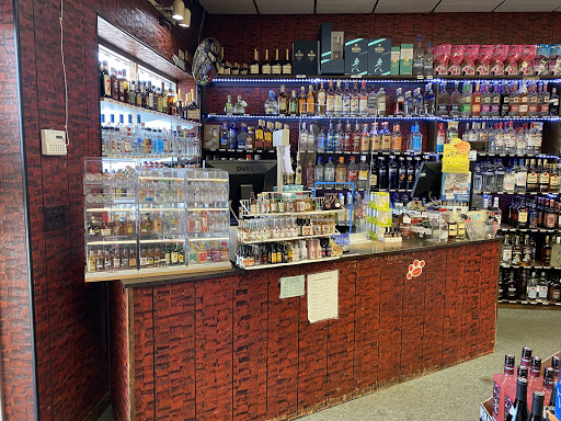Liquor Store «Day Hollow Wine & Liquor Store», reviews and photos, 409 Day Hollow Rd, Endicott, NY 13760, USA
