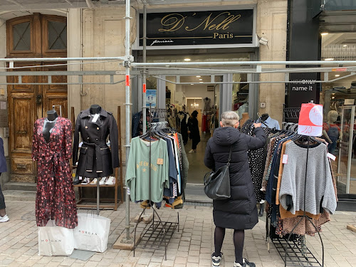 Magasin de vêtements D'Nell Sète