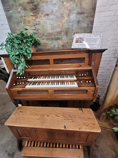 Furniture Store «The Old Cannery Furniture Warehouse», reviews and photos, 13608 Valley Ave E, Sumner, WA 98390, USA