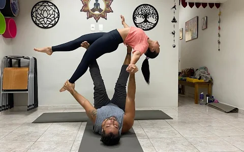 MOV OM Zen Yoga e Pilates e Fisioterapia image