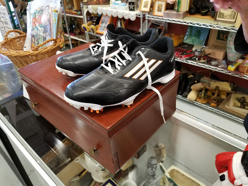 Thrift Store «Bethesda Thrift Shop», reviews and photos, 4749 County Rd 101, Minnetonka, MN 55345, USA