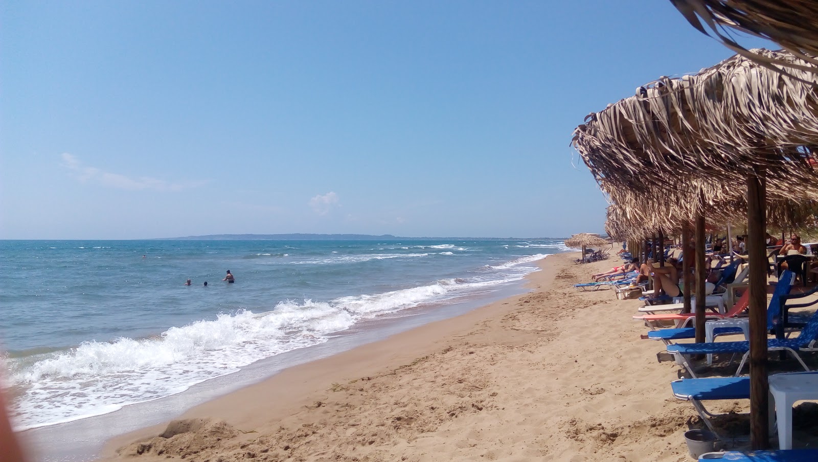 Foto van Paralia Spiantza met ruim strand