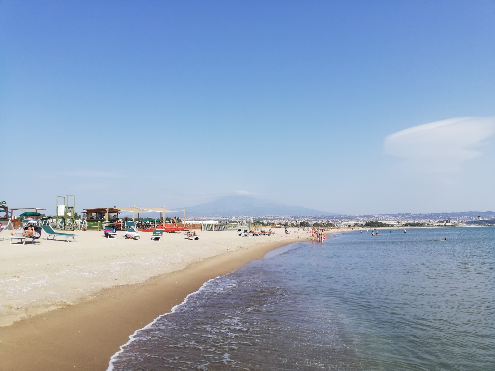 Photo of Catania beach with partly clean level of cleanliness