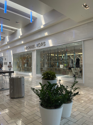 Fashion Accessories Store «Michael Kors», reviews and photos, 8042 Tysons Corner Center, Tysons, VA 22102, USA