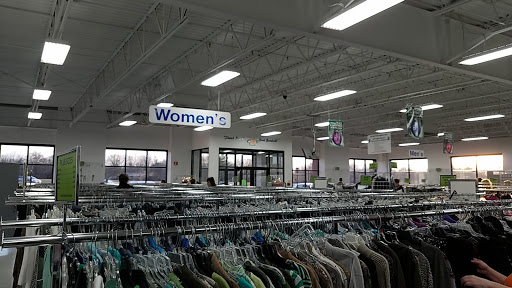 Thrift Store «Goodwill Retail Store of St. Peters – Mid Rivers», reviews and photos, 620 Mid Rivers Mall Dr, St Peters, MO 63376, USA