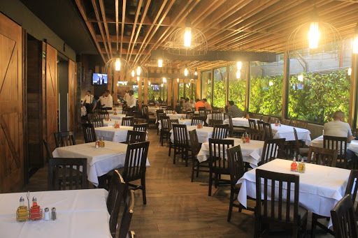 Restaurante La Media Cancha