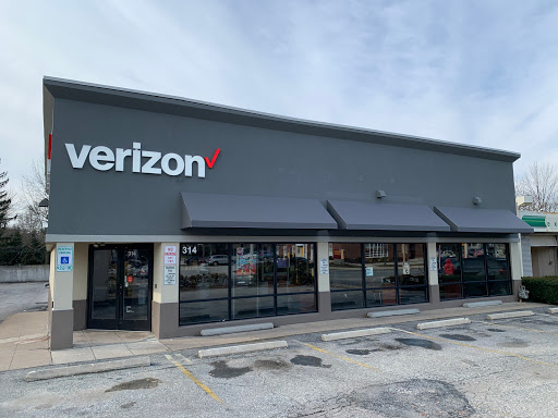 Verizon Authorized Retailer – Cellular Sales, 314 Lancaster Ave, Wayne, PA 19087, USA, 