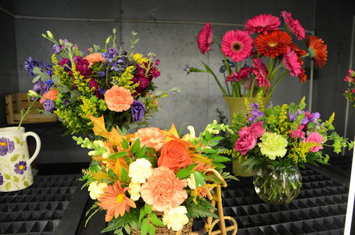 Florist «The Village Flower Shop», reviews and photos, 132 S Addison St, Bensenville, IL 60106, USA