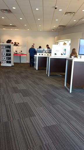 Cell Phone Store «Verizon», reviews and photos, 2802 Interstate 35 Frontage Rd h, New Braunfels, TX 78130, USA