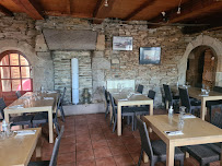 Atmosphère du Restaurant de fruits de mer Le Relais du Vieux Port à Le Conquet - n°13