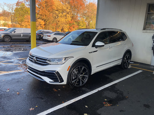 Volkswagen Dealer «Reydel Volkswagen, Sales & Service Center, Edison New Jersey VW Dealer», reviews and photos, 2034 NJ-27, Edison, NJ 08817, USA