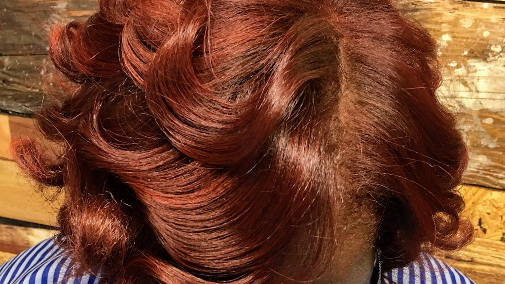 Tamed By Cris Salon 33534