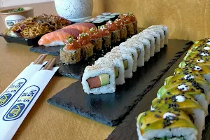 Fum Sushi image