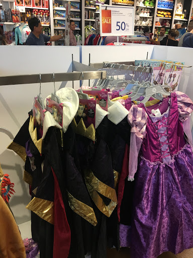 Toy Store «Disney Store», reviews and photos, 100 Citadel Dr, Commerce, CA 90040, USA