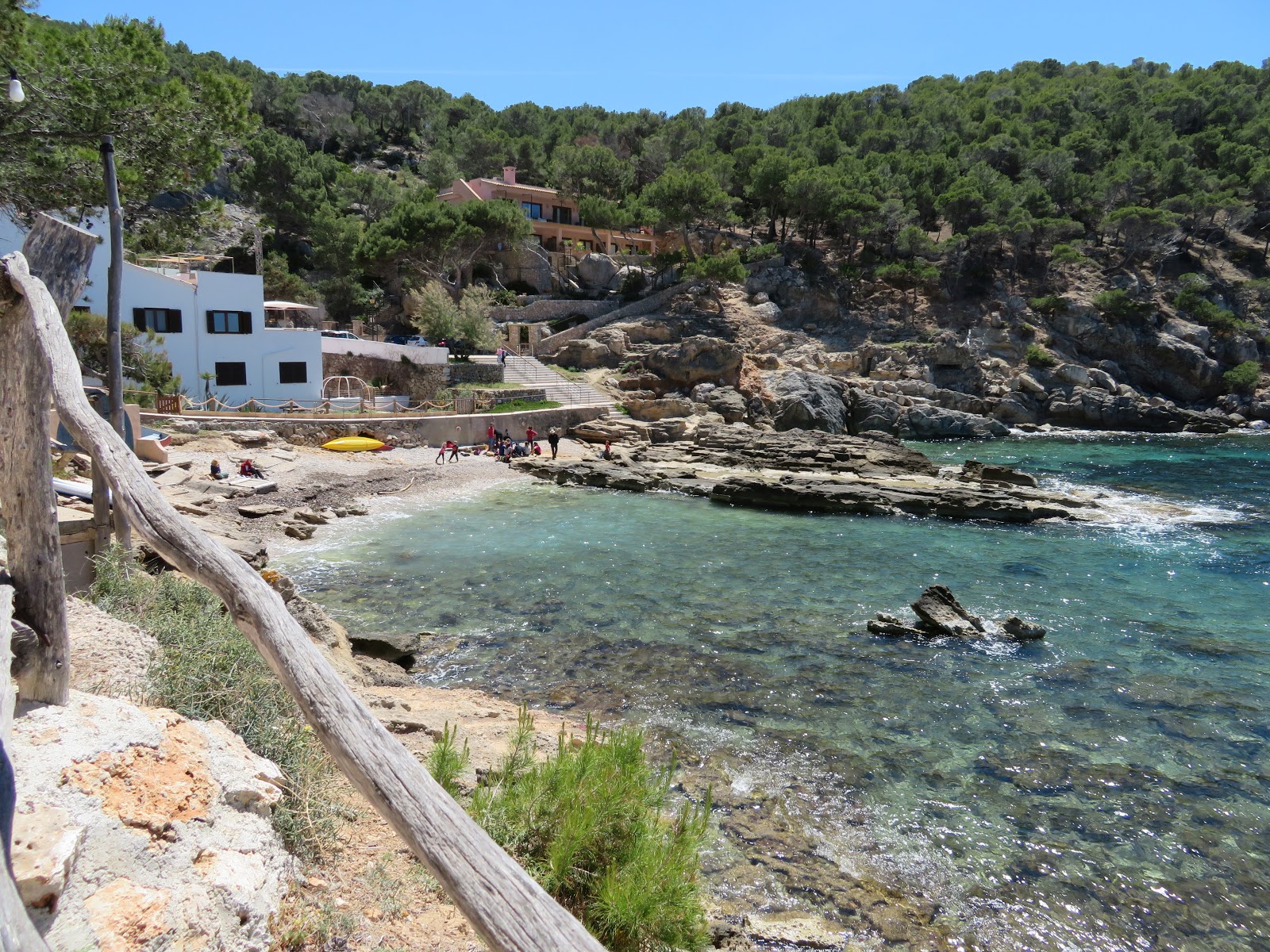 Foto av Playa Cala Conills med liten vik