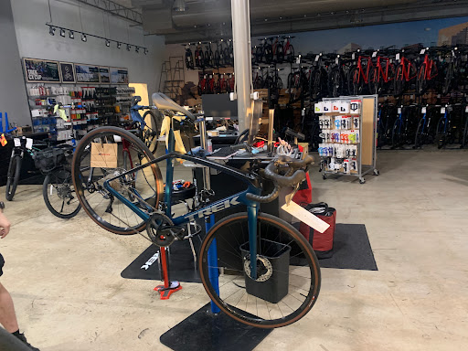 Bicycle Store «Bike Barn - West University», reviews and photos, 5339 Weslayan St, Houston, TX 77005, USA