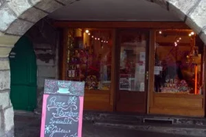 Rose Bonbon -Gâteaux de bonbons- Rumilly - Annecy - Aix les Bains image