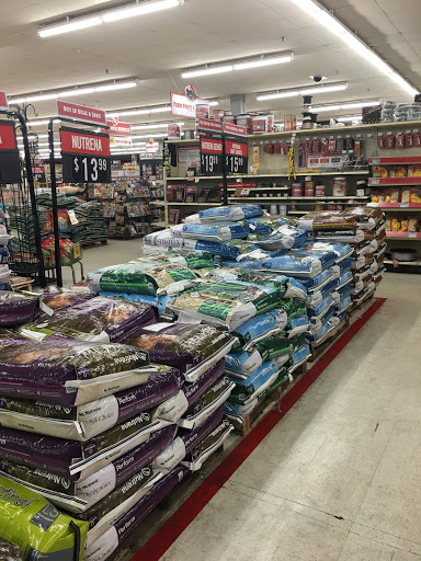 Home Improvement Store «Tractor Supply Co.», reviews and photos, 540 Water St #100, Chardon, OH 44024, USA