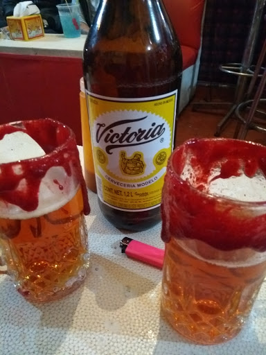 Cervecería y Cantina Los Tarros