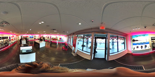 Cell Phone Store «T-Mobile», reviews and photos, 5691 Red Bug Lake Rd #11, Winter Springs, FL 32708, USA