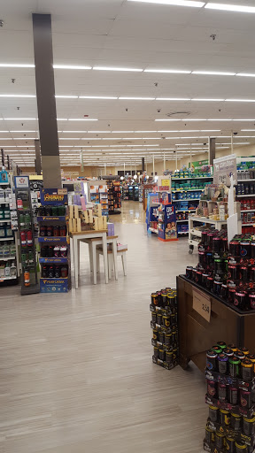 Supermarket «Giant Eagle Supermarket», reviews and photos, 5990 University Blvd #4, Coraopolis, PA 15108, USA