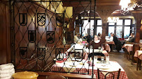 Atmosphère du Restaurant de spécialités alsaciennes Zuem Strissel à Strasbourg - n°5