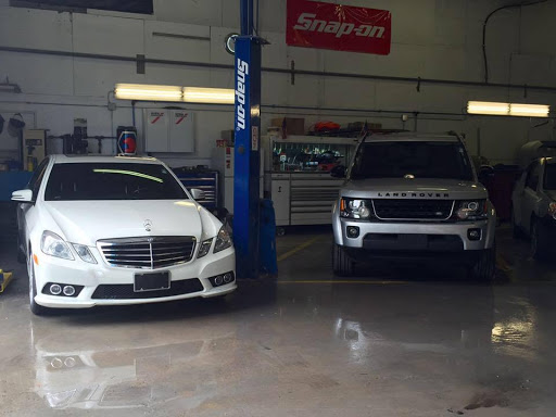 Auto Body Shop «Universal Auto Body», reviews and photos, 914 E Main St #10, Stamford, CT 06902, USA