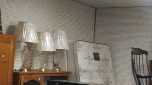 Used Furniture Store «Emmitsburg Auction», reviews and photos, 17319 N Seton Ave, Emmitsburg, MD 21727, USA