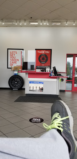 Tire Shop «Discount Tire Store - Auburn, WA», reviews and photos, 901 Outlet Collection Way, Auburn, WA 98001, USA