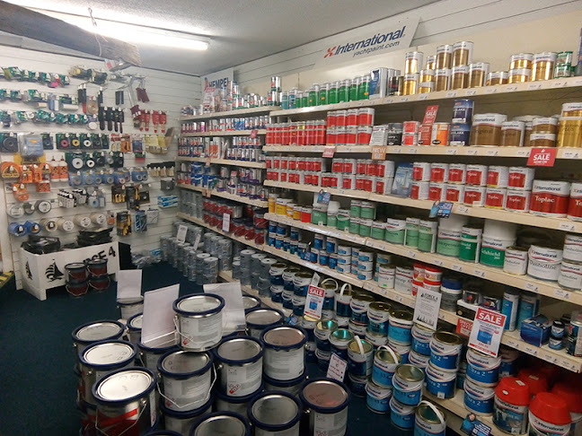 Force 4 Chandlery Plymouth - Hardware store