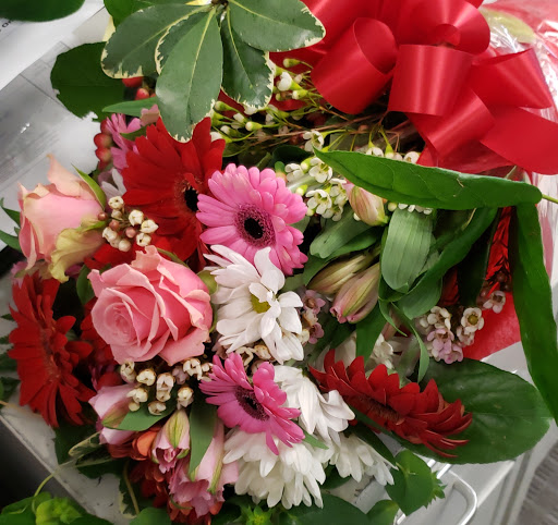 Florist «Sweet William & Thyme», reviews and photos, 19 E Railroad Ave, Jamesburg, NJ 08831, USA