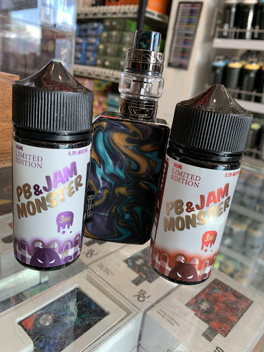 Tobacco Shop «M & J Smoke Shop», reviews and photos, 401 W 2nd St, Winslow, AZ 86047, USA