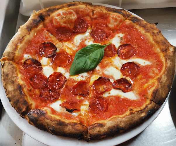 Reviews of Italian Gourmet Pizza by Divino in Peterborough - Pizza