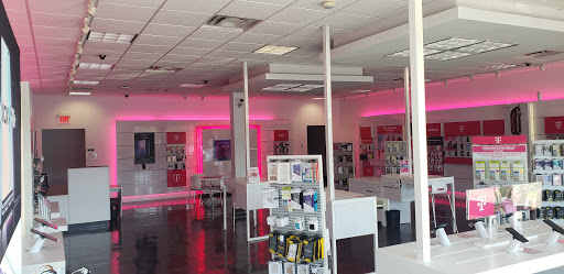 Cell Phone Store «T-Mobile», reviews and photos, 4895 Peachtree Industrial Blvd Suite 103, Norcross, GA 30092, USA