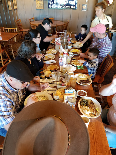 American Restaurant «Cracker Barrel Old Country Store», reviews and photos, 1162 Wayne Ave, Chambersburg, PA 17202, USA