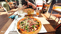 Pizza du Pizzeria CAPODIMONTE Roques - n°13